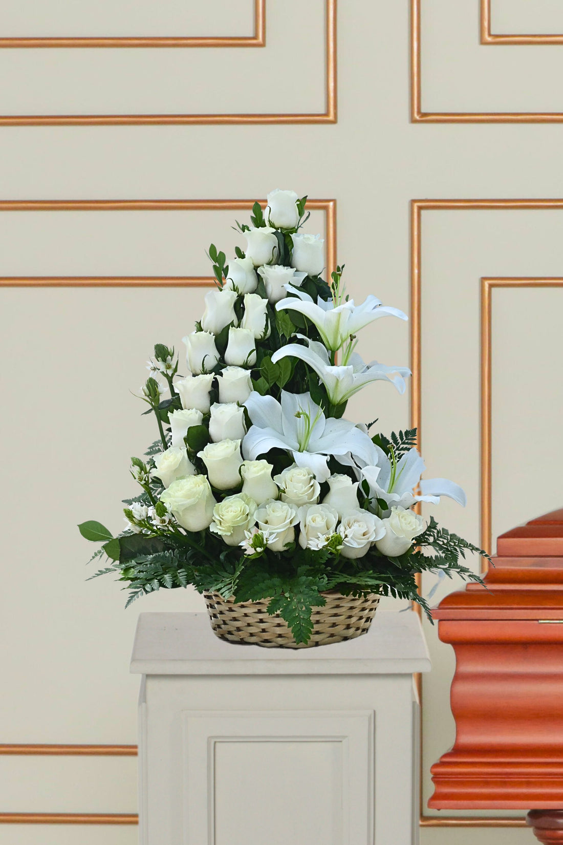 Arreglo de 24 Rosas, Lilium y Follaje