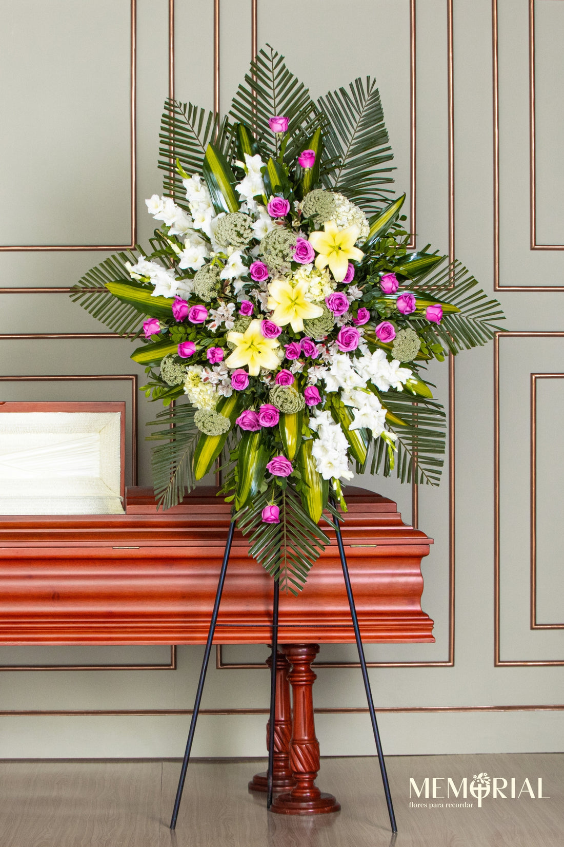 Corona Circular de Rosas Lilas y Liliums
