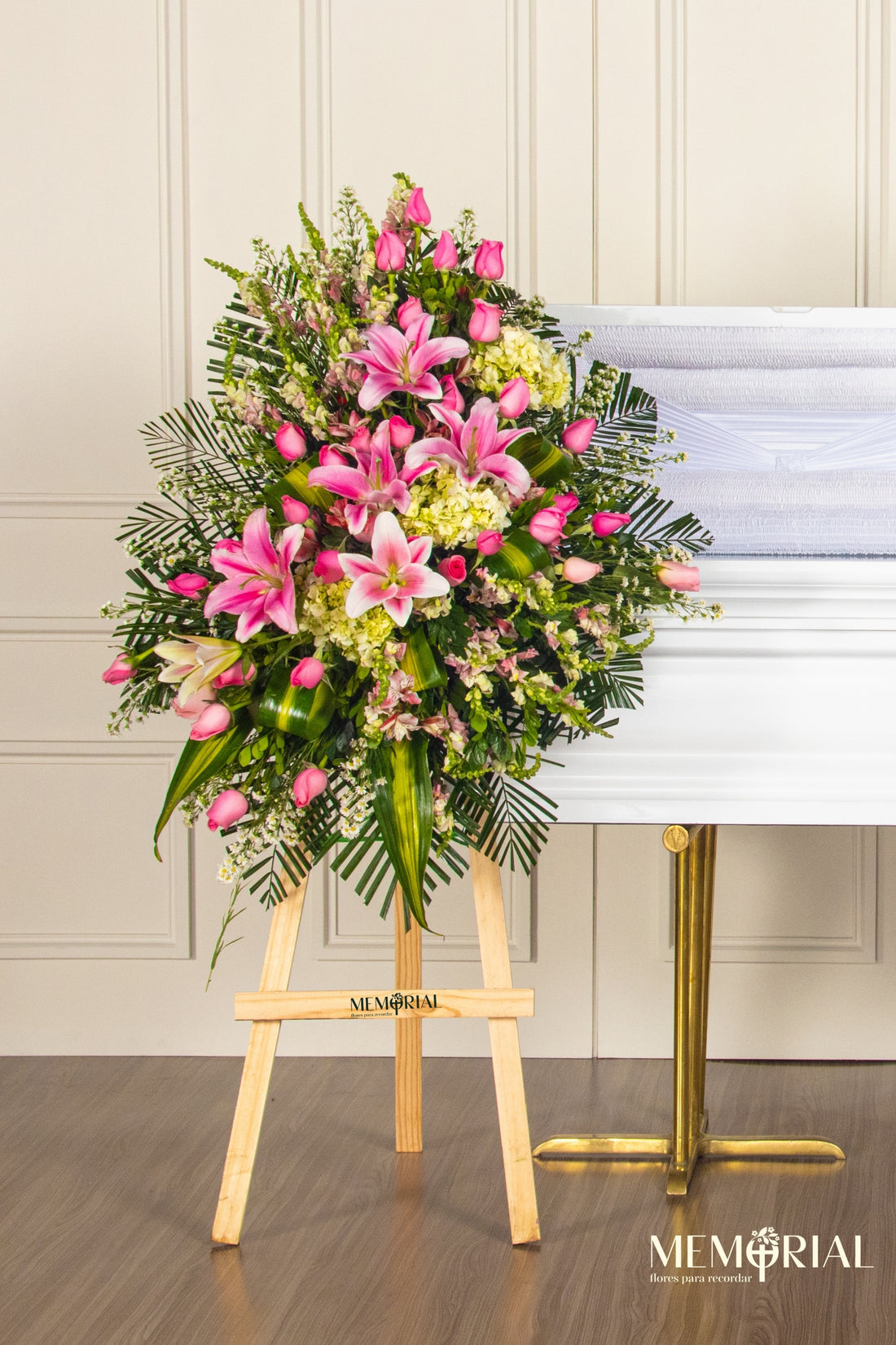 Lágrima de Condolencias de Hortensias y Rosas Rosadas