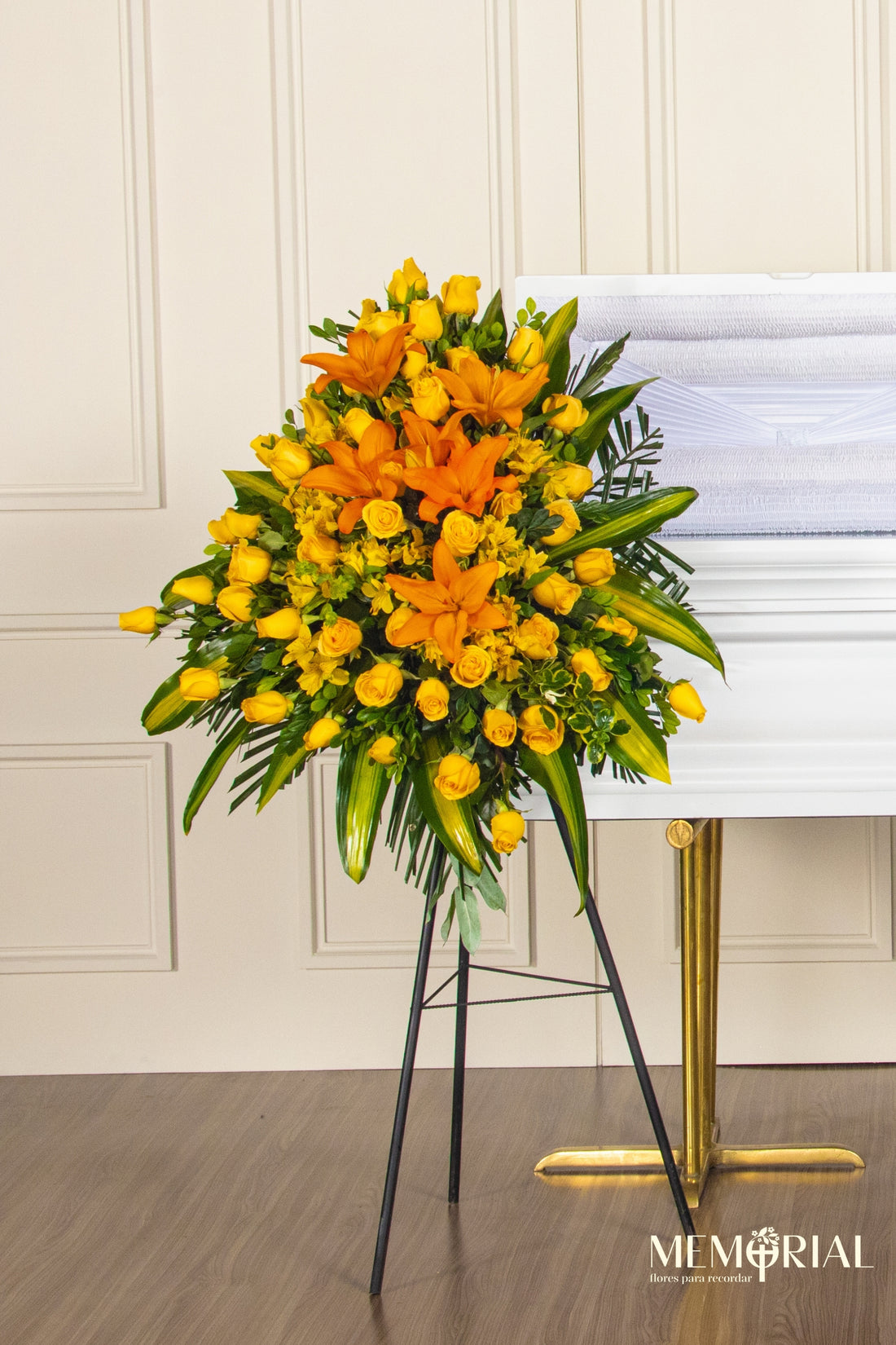 Lágrima de Condolencias de Rosas Amarillas y Liliums