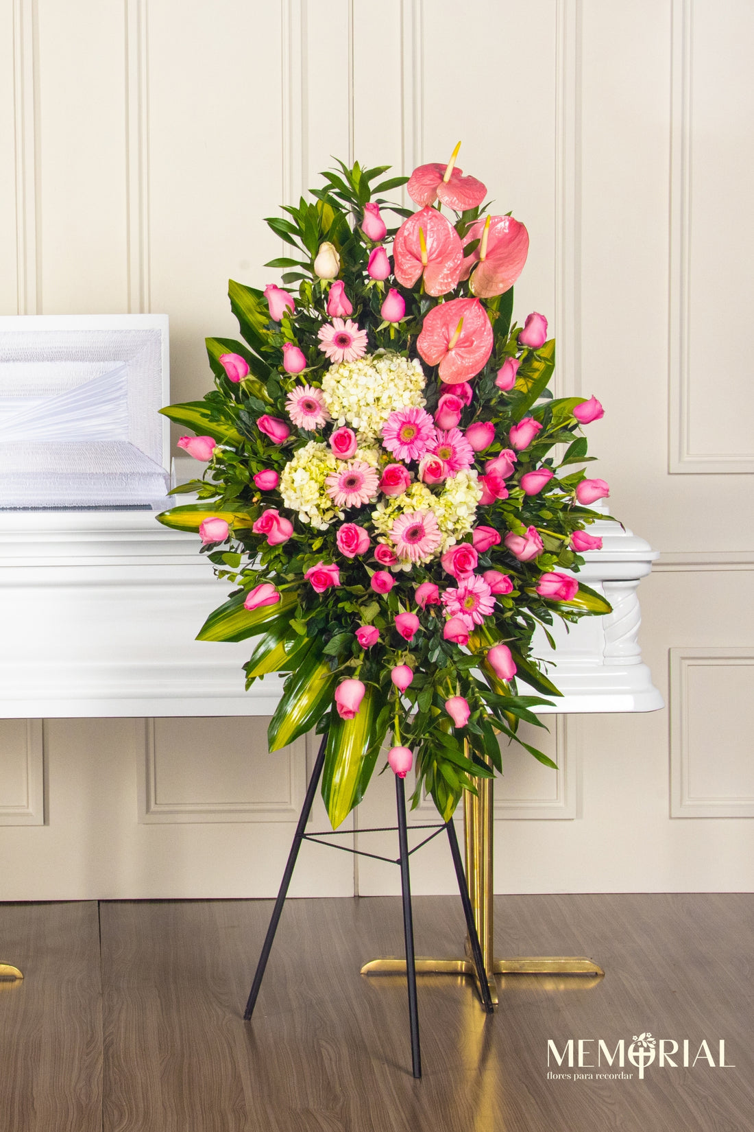 Lágrima de Condolencias de Rosas Rosadas, Gerberas y Anturios