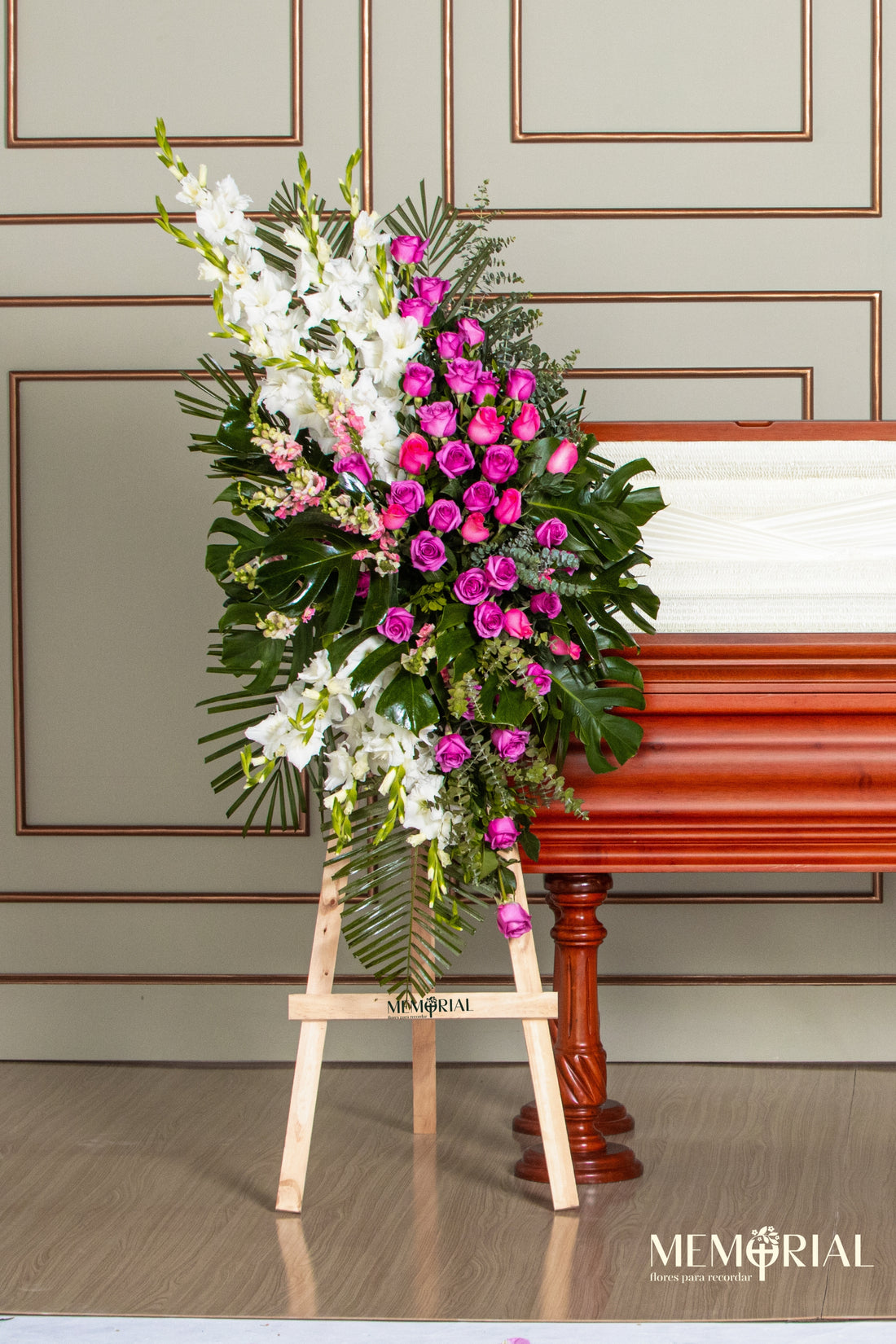 Lágrima de Condolencias de Rosas Rosadas y Lilas