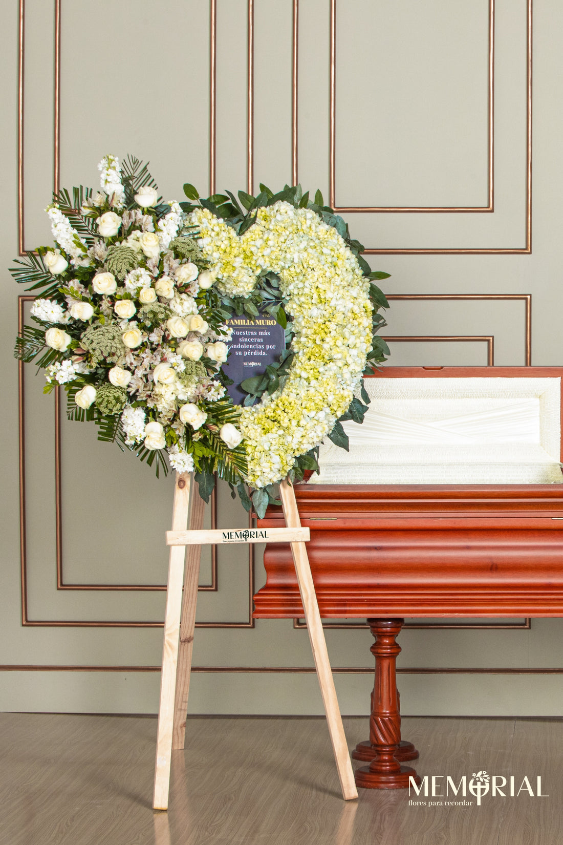 Blanca Armonía con Hortensias y Astromelias
