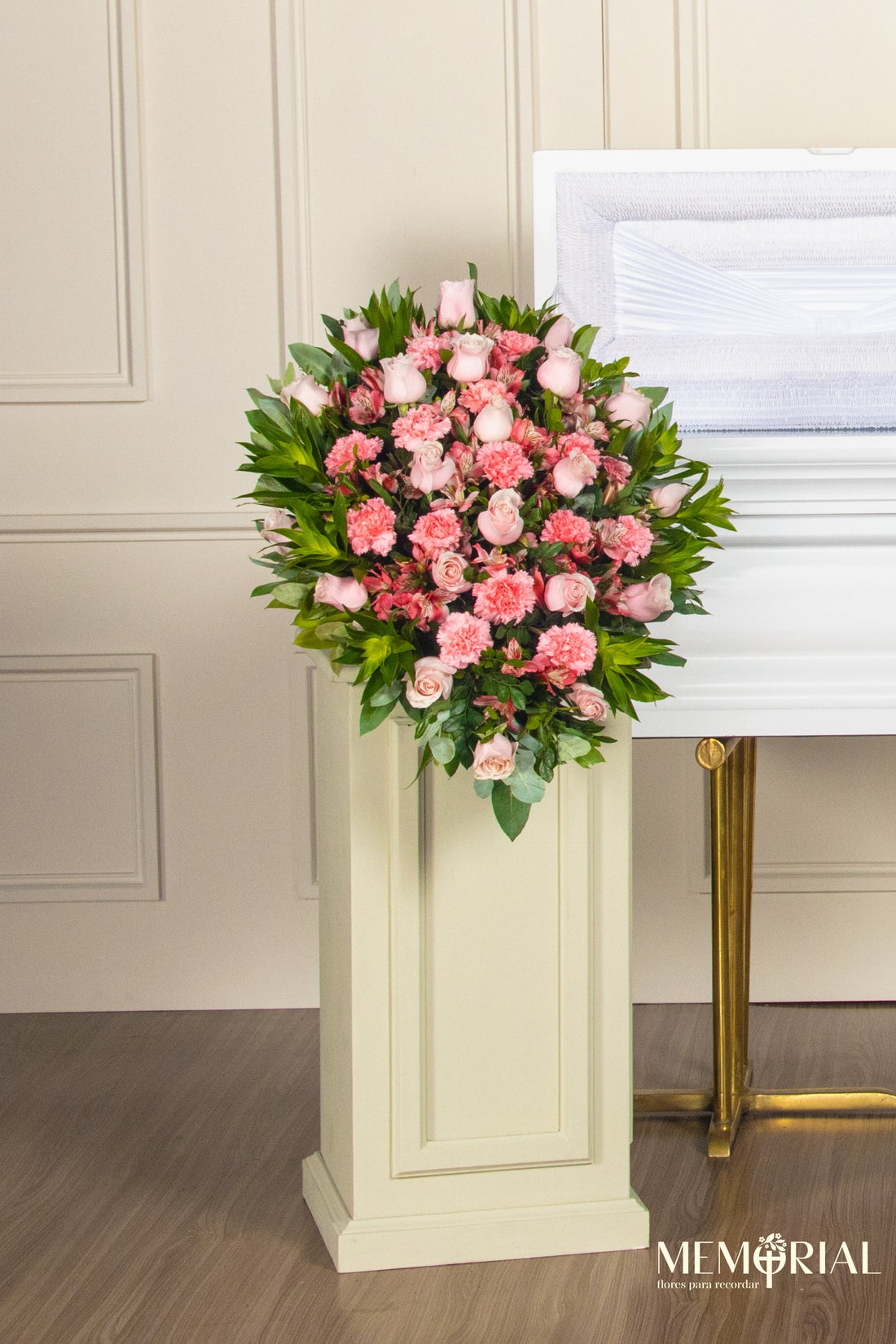 Lágrima de Piso con Rosas Titanic, Clavelon y Astromelia