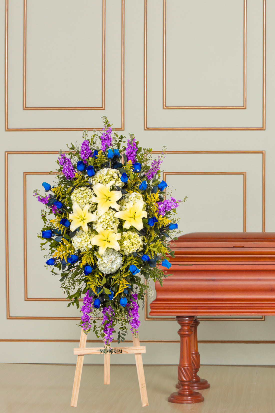 Lágrima de Condolencias de Hortensias y Rosas Azules