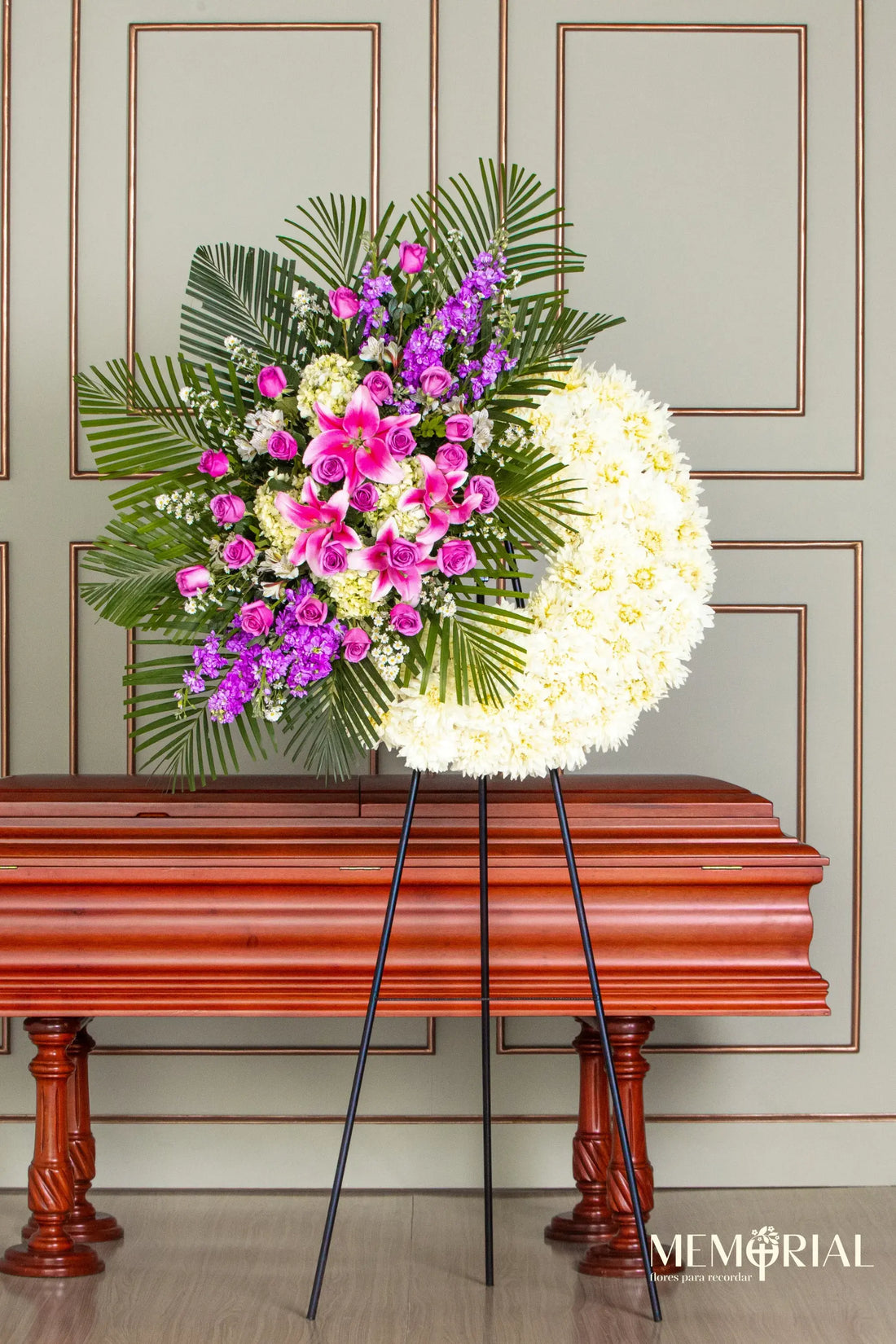 Corona Circular de Dalia con Rosas Lilas y Liliums